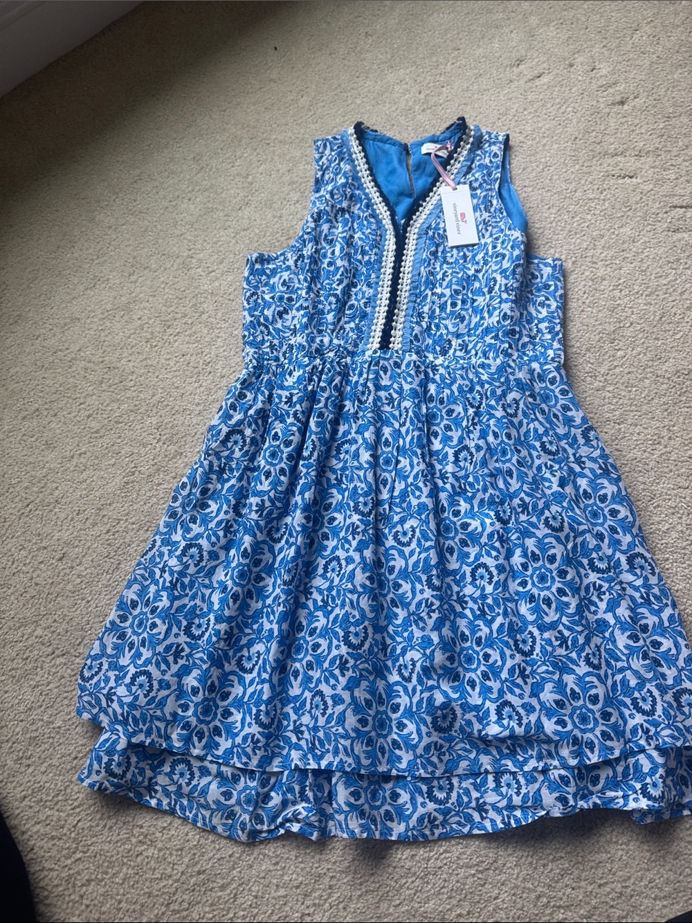 Vineyard Vines Blue and White Floral Sleeveless Dress
